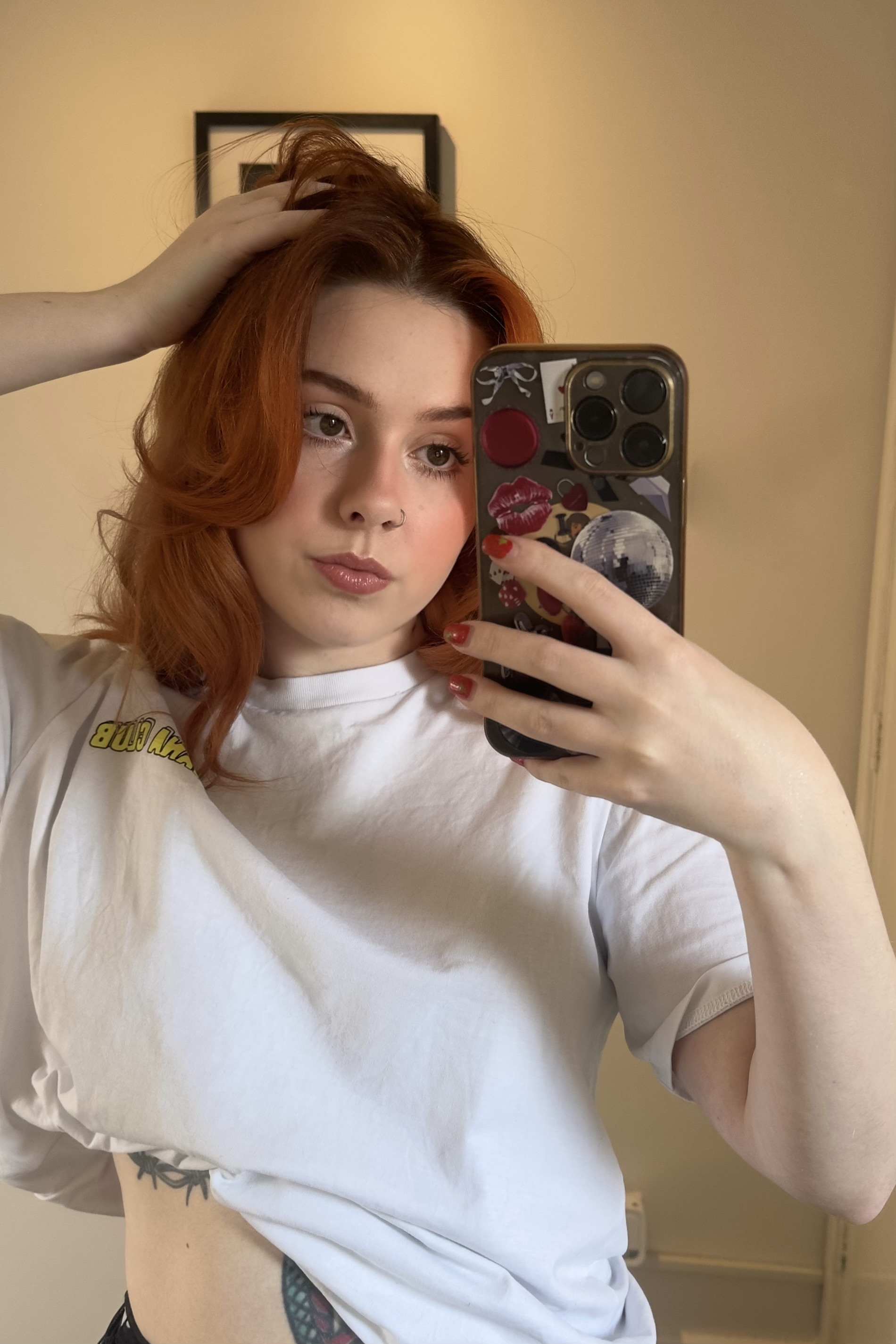 Bethan taking a mirror selfie